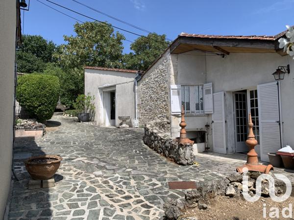 Maison 13 pièces de 280 m² à Bourg-Charente (16200)