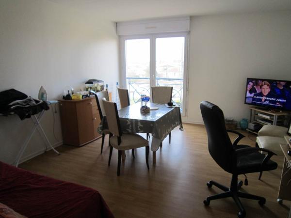 Location appartement Châteaubernard - 2 pièce(s) - 49 m² - 535 €/mois