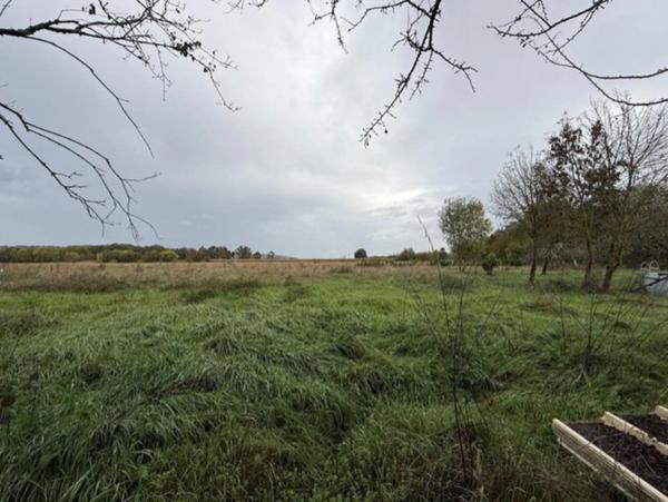 Dpt Hautes Pyrénées (65), à vendre HERES grand Hangar de 161 m² avec terrain attenant sur 699 m² de terrain au total, au calme