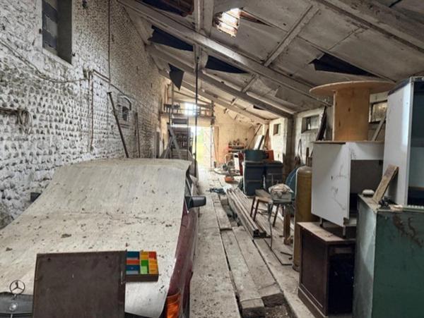 Dpt Hautes Pyrénées (65), à vendre HERES grand Hangar de 161 m² avec terrain attenant sur 699 m² de terrain au total, au calme