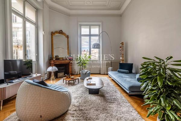 Bordeaux Triangle d’Or – Appartement de prestige 150 m² – Balconnets – Vue dégagée