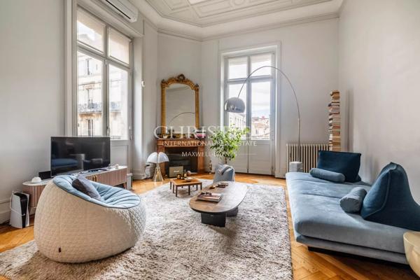 Bordeaux Triangle d’Or – Appartement de prestige 150 m² – Balconnets – Vue dégagée