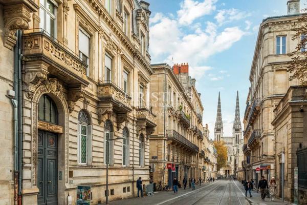 Bordeaux Triangle d’Or – Appartement de prestige 150 m² – Balconnets – Vue dégagée