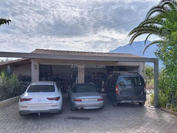 Vente                                                      Maison
                        
                     8 pièces                      200 m2                     à Calenzana