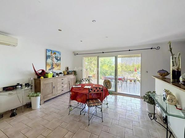 Vente                                                      Maison
                        
                     8 pièces                      200 m2                     à Calenzana