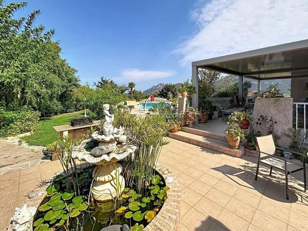 Vente                                                      Maison
                        
                     8 pièces                      200 m2                     à Calenzana