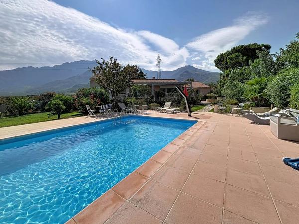 Vente                                                      Maison
                        
                     8 pièces                      200 m2                     à Calenzana