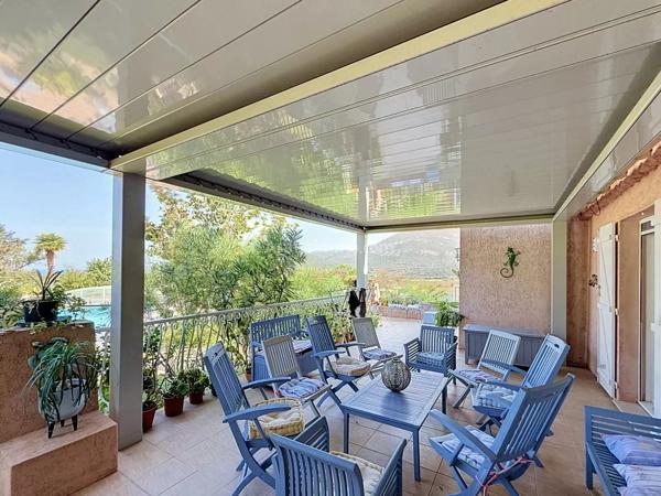 Vente                                                      Maison
                        
                     8 pièces                      200 m2                     à Calenzana