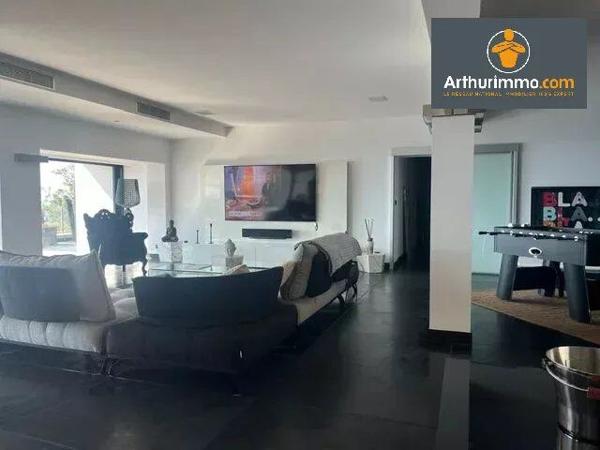 Vente                                                      Villa
                        
                     6 pièces                      397 m2                     à Ajaccio