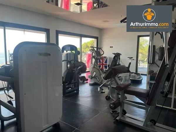 Vente                                                      Villa
                        
                     6 pièces                      397 m2                     à Ajaccio
