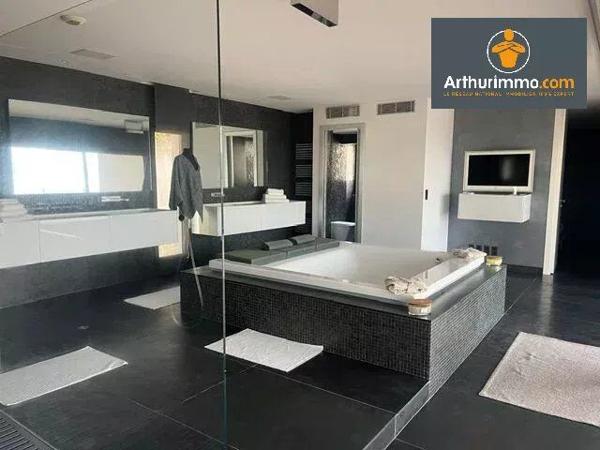 Vente                                                      Villa
                        
                     6 pièces                      397 m2                     à Ajaccio