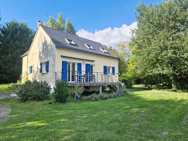 Grande Maison familiale dans un cadre privilégié - 140 m² -6 chambres- MAZE -MILON