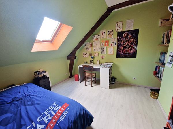 Grande Maison familiale dans un cadre privilégié - 140 m² -6 chambres- MAZE -MILON