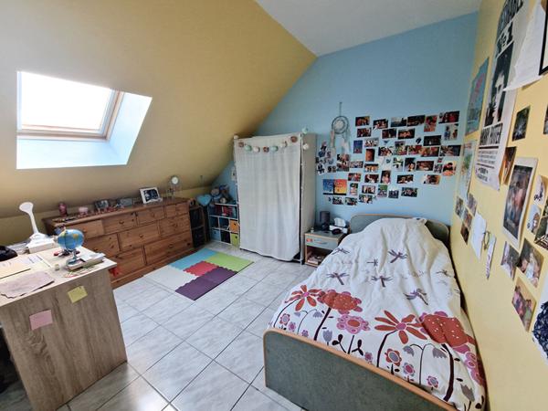 Grande Maison familiale dans un cadre privilégié - 140 m² -6 chambres- MAZE -MILON