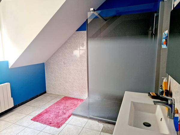 Grande Maison familiale dans un cadre privilégié - 140 m² -6 chambres- MAZE -MILON