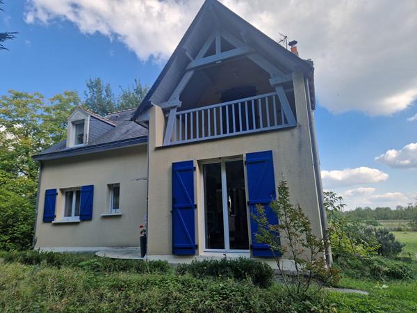 Grande Maison familiale dans un cadre privilégié - 140 m² -6 chambres- MAZE -MILON