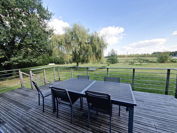 Grande Maison familiale dans un cadre privilégié - 140 m² -6 chambres- MAZE -MILON