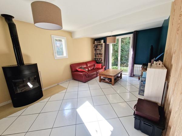 Grande Maison familiale dans un cadre privilégié - 140 m² -6 chambres- MAZE -MILON