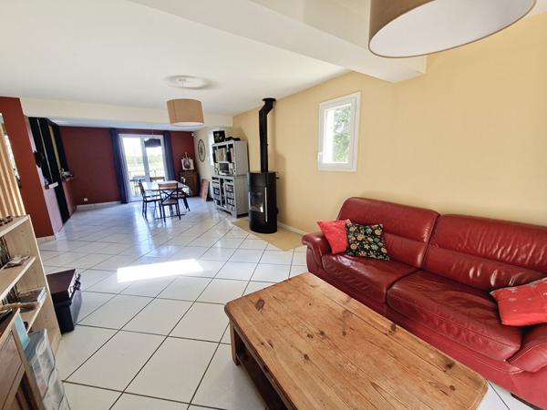 Grande Maison familiale dans un cadre privilégié - 140 m² -6 chambres- MAZE -MILON