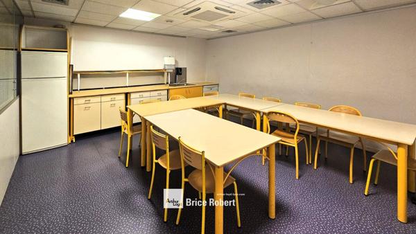Bureaux à vendre ou à louer à Villeurbanne - étage élevé proximité transports
