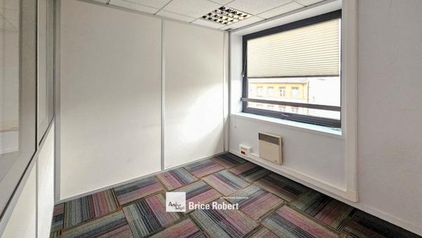 Bureaux à vendre ou à louer à Villeurbanne - étage élevé proximité transports