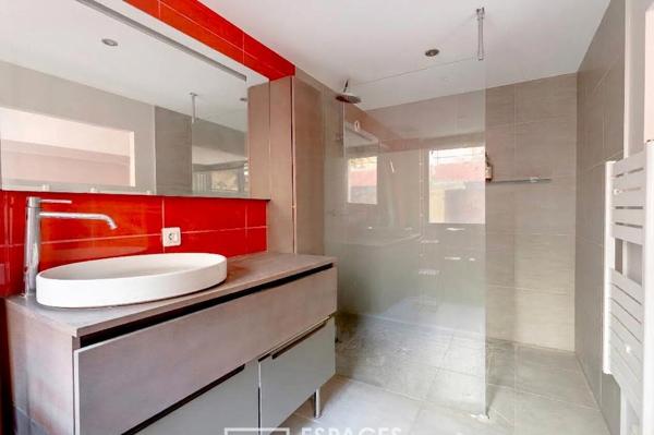 Appartement d’architecte et cour secrète au coeur de Bordeaux