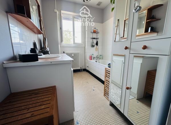 Maison
                                                                                                                                                                                                                                                                                                                        8 pièce(s)                                                                                                                                                                                                          4 chambre(s)                                                                                                                                                                                                          130.97  m²