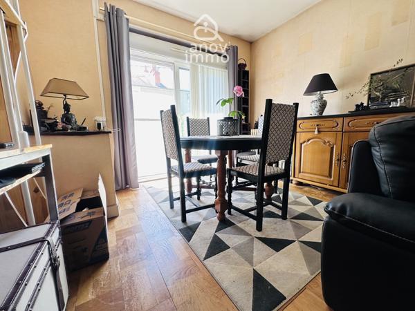 Maison
                                                                                                                                                                                                                                                                                                                        8 pièce(s)                                                                                                                                                                                                          4 chambre(s)                                                                                                                                                                                                          130.97  m²