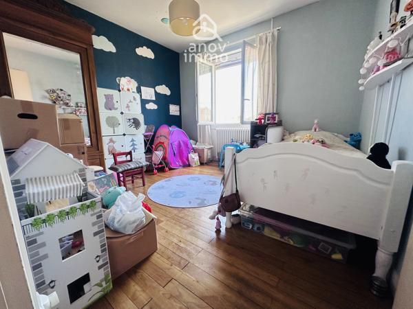 Maison
                                                                                                                                                                                                                                                                                                                        8 pièce(s)                                                                                                                                                                                                          4 chambre(s)                                                                                                                                                                                                          130.97  m²