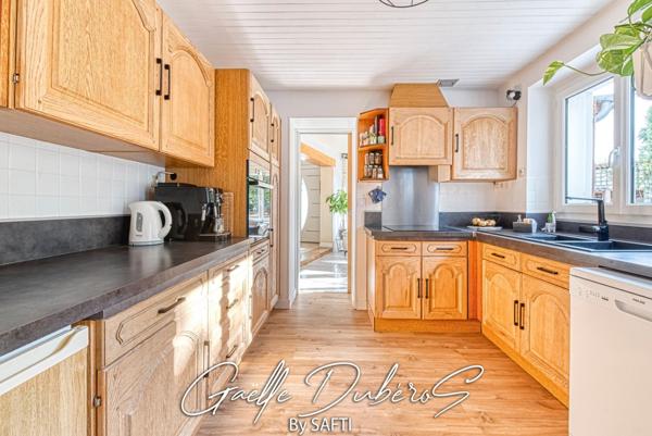 Belle maison 3 chambres avec beau studio + piscine *** Pré visite 3D disponible sur demande***