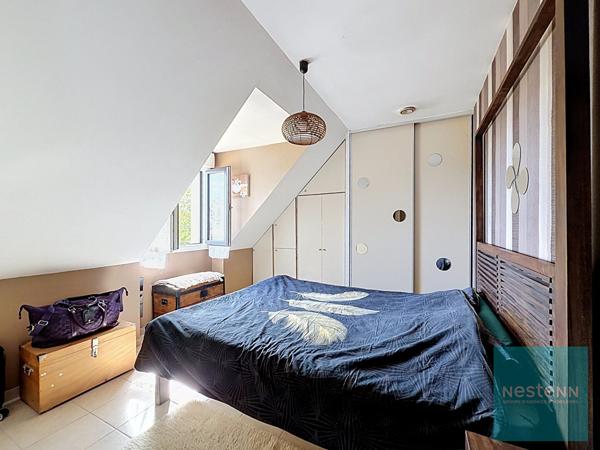 Pavillon de 5 pièces en très bon état général avec un sous-sol total  et un garage indépendant à Saint Germain Laval