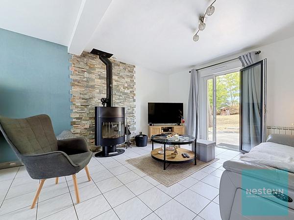Pavillon de 5 pièces en très bon état général avec un sous-sol total  et un garage indépendant à Saint Germain Laval