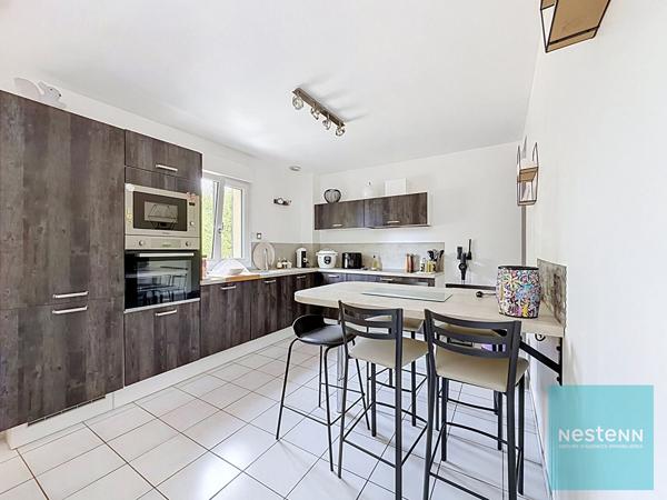 Pavillon de 5 pièces en très bon état général avec un sous-sol total  et un garage indépendant à Saint Germain Laval