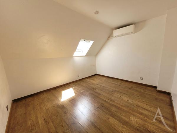 Maison Mantes La Ville de 3 chambres 104 m² et 513m² de terrain