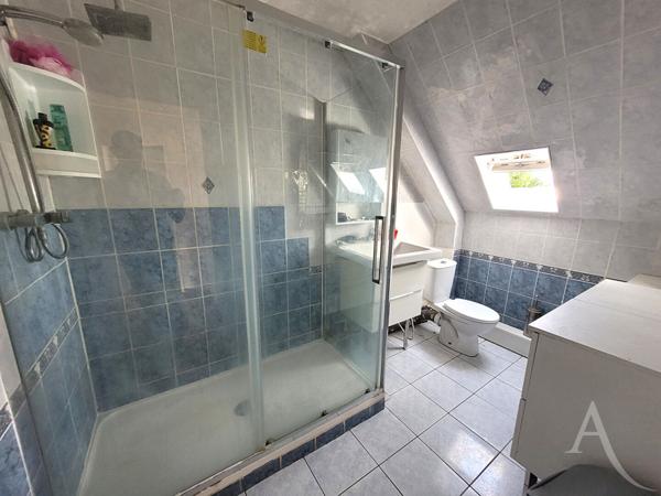 Maison Mantes La Ville de 3 chambres 104 m² et 513m² de terrain