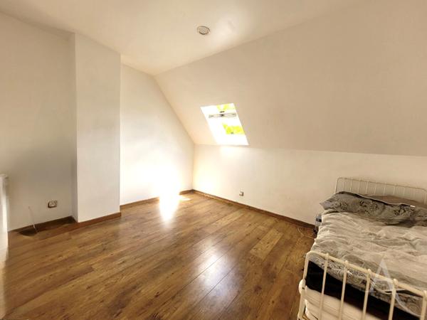 Maison Mantes La Ville de 3 chambres 104 m² et 513m² de terrain
