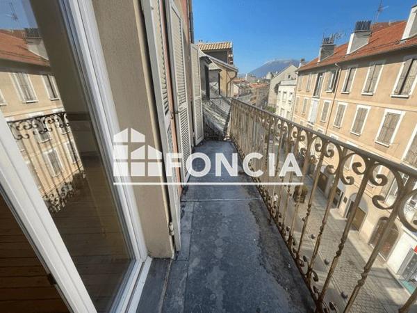 Location Appartement 2 pièces 44.9 m² - 51 RUE CARNOT Gap 05000