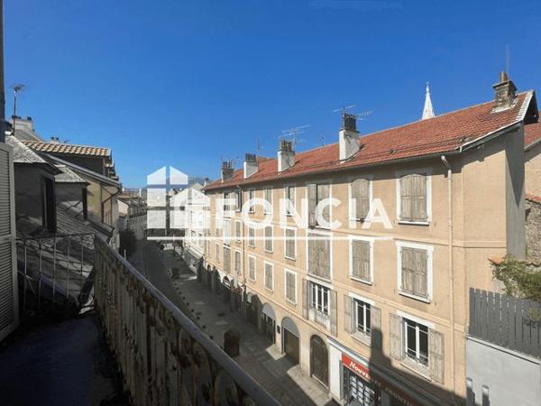 Location Appartement 2 pièces 44.9 m² - 51 RUE CARNOT Gap 05000