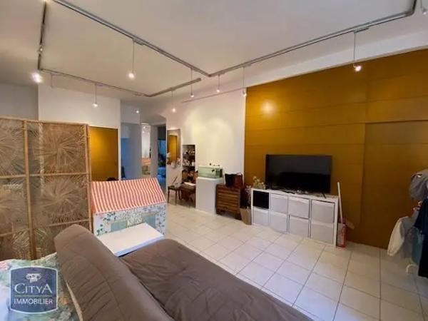 Appartement à louer 3 pièces 78.75m²