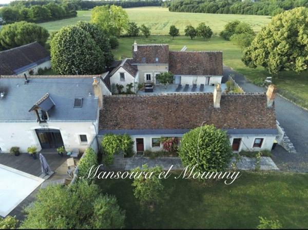 MAGNIFIQUE LONGERES DE CARACTERES AVEC GITES