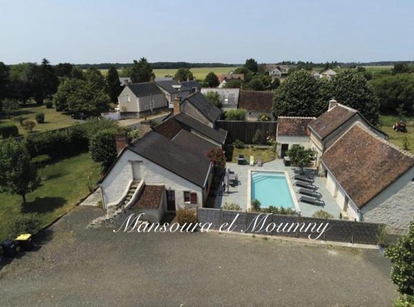 MAGNIFIQUE LONGERES DE CARACTERES AVEC GITES