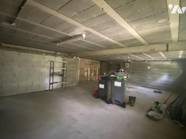 PROPRIETE - 190M² A RENOVER - AVEC SOUS-SOL -  1 HECTARE