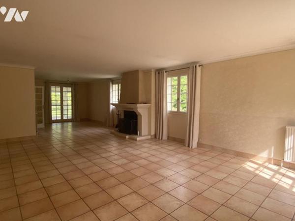 PROPRIETE - 190M² A RENOVER - AVEC SOUS-SOL -  1 HECTARE