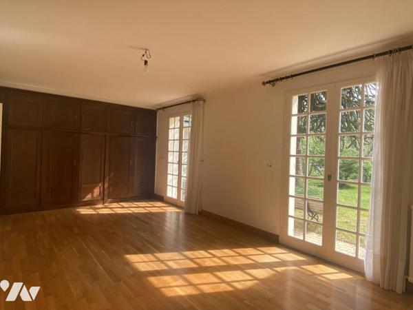 PROPRIETE - 190M² A RENOVER - AVEC SOUS-SOL -  1 HECTARE