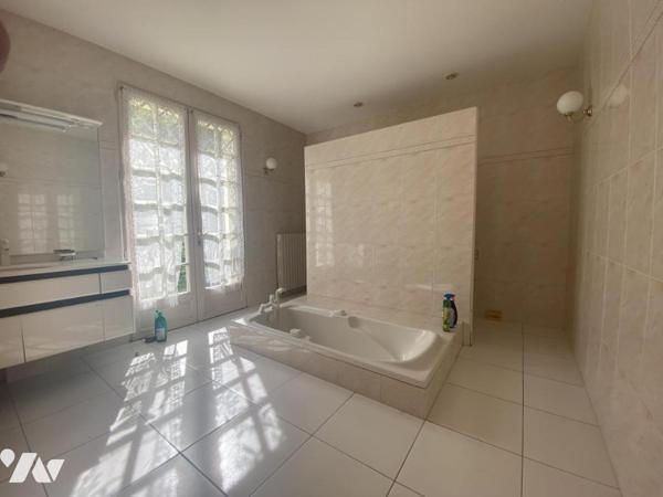 PROPRIETE - 190M² A RENOVER - AVEC SOUS-SOL -  1 HECTARE