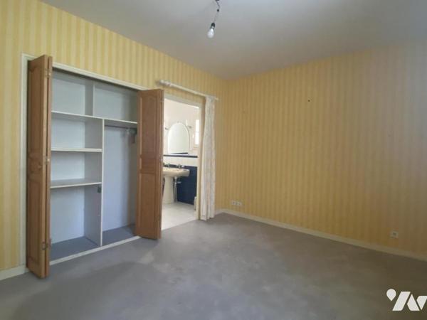 PROPRIETE - 190M² A RENOVER - AVEC SOUS-SOL -  1 HECTARE