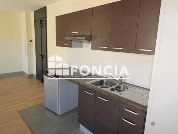 Location Appartement 2 pièces 41.63 m² - RUE DU BATIMENT D'ARGENT Nimes 30000