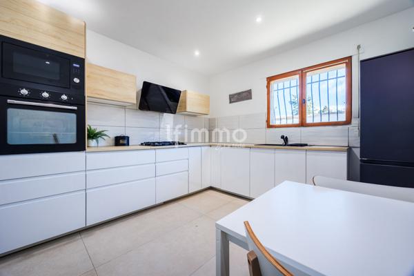 Carnoux en Provence / Maison rénovée/ Terrain / Piscine