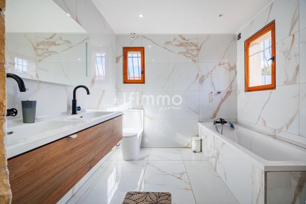 Carnoux en Provence / Maison rénovée/ Terrain / Piscine