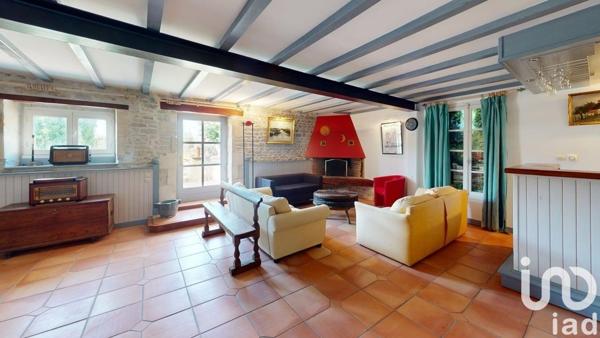 Maison 15 pièces de 345 m² à Sainte-Soulle (17220)